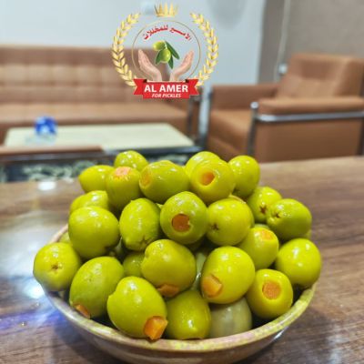 زيتون أخضر محشي جزر